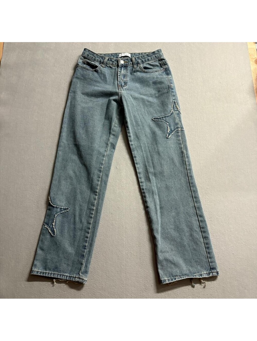 Angel Kiss Star Patch Jeans Womens Size 3/26 Blue Denim Straight Leg Raw Hem